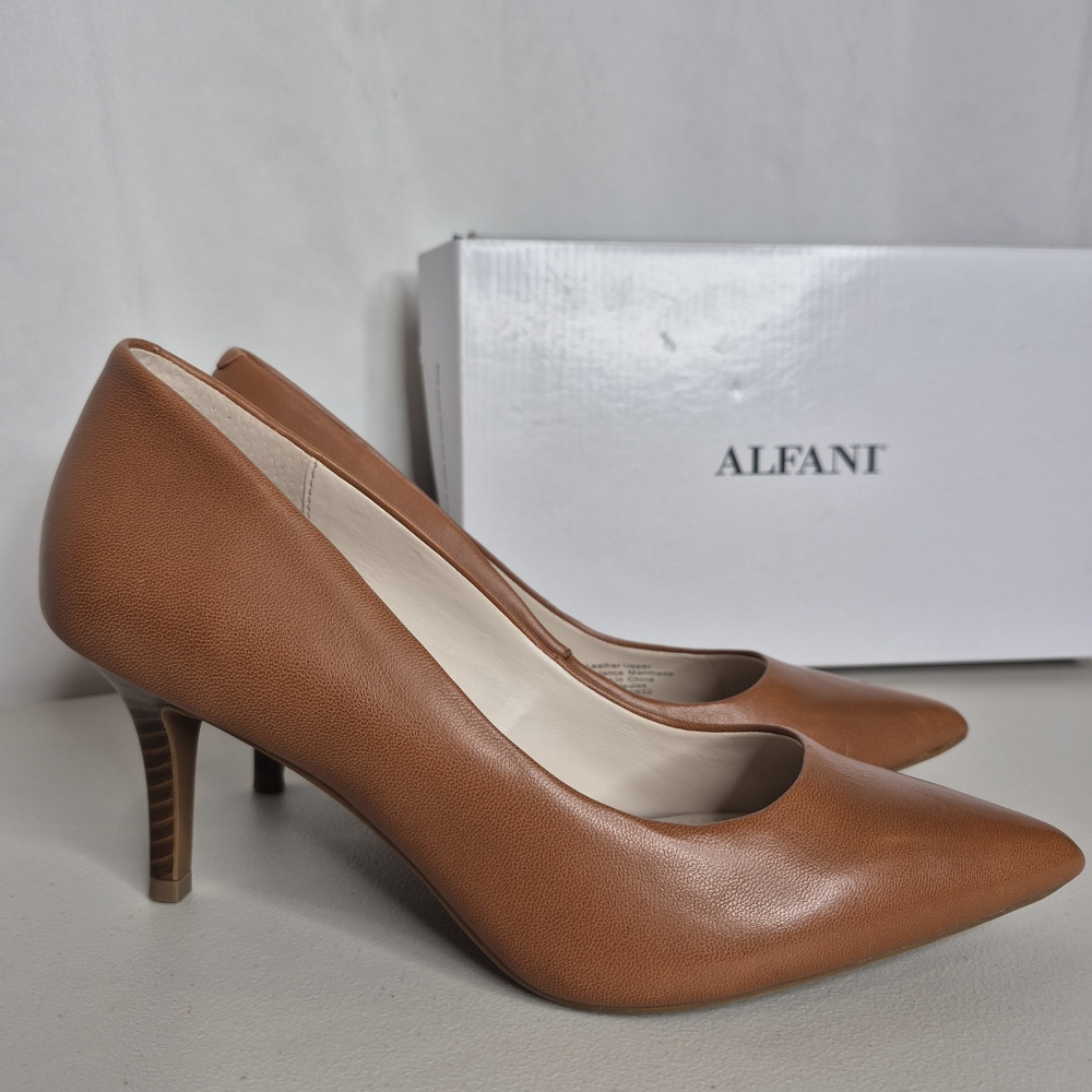 Alfani Step 'N Flex Jeules Cognac Classic Pumps - Size 7.5